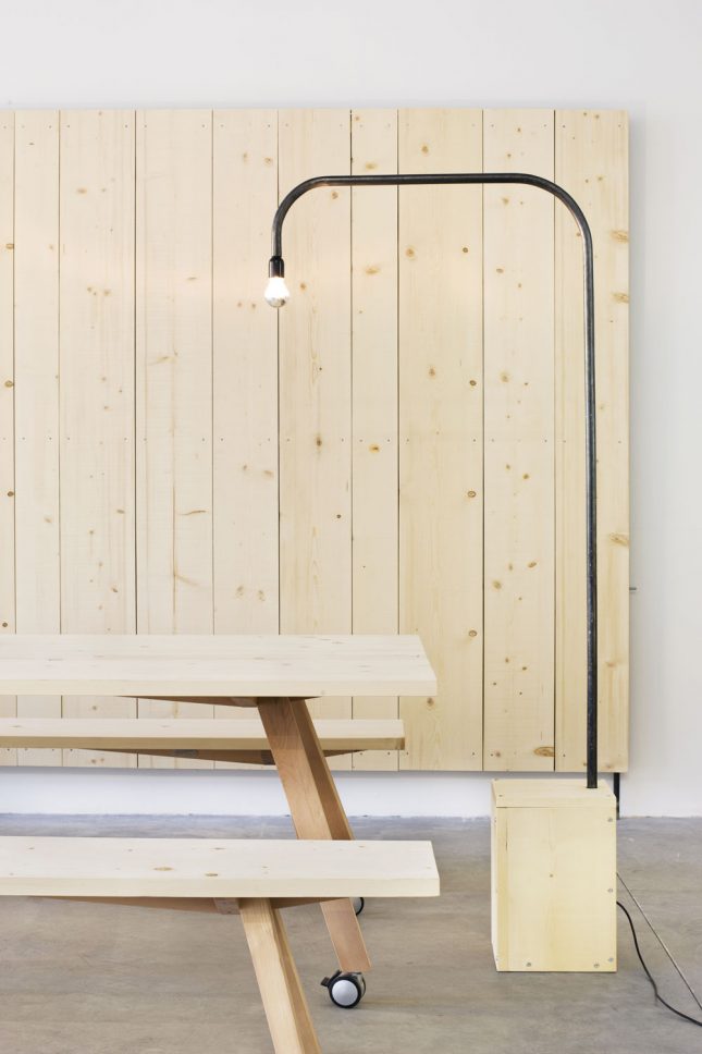 Geurig temperatuur worst Flexibele dennenhouten meubels van het Atelierhouse –  Interieur-inrichting.net
