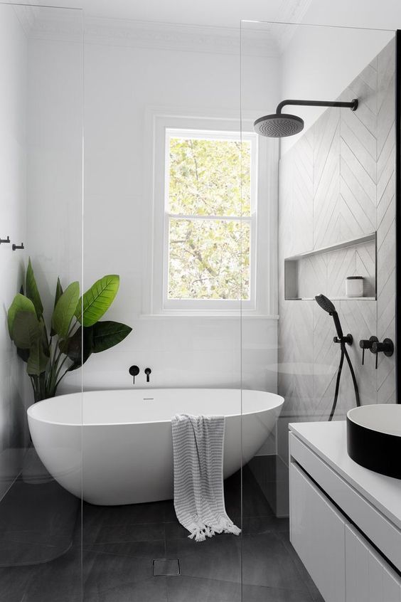 Onbevredigend verdamping kussen 27x Kleine badkamer met bad en douche – Interieur-inrichting.net