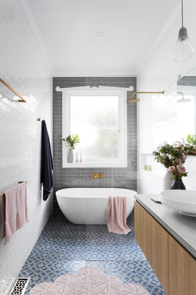 27x Kleine badkamer met bad en douche Interieur-inrichting.net